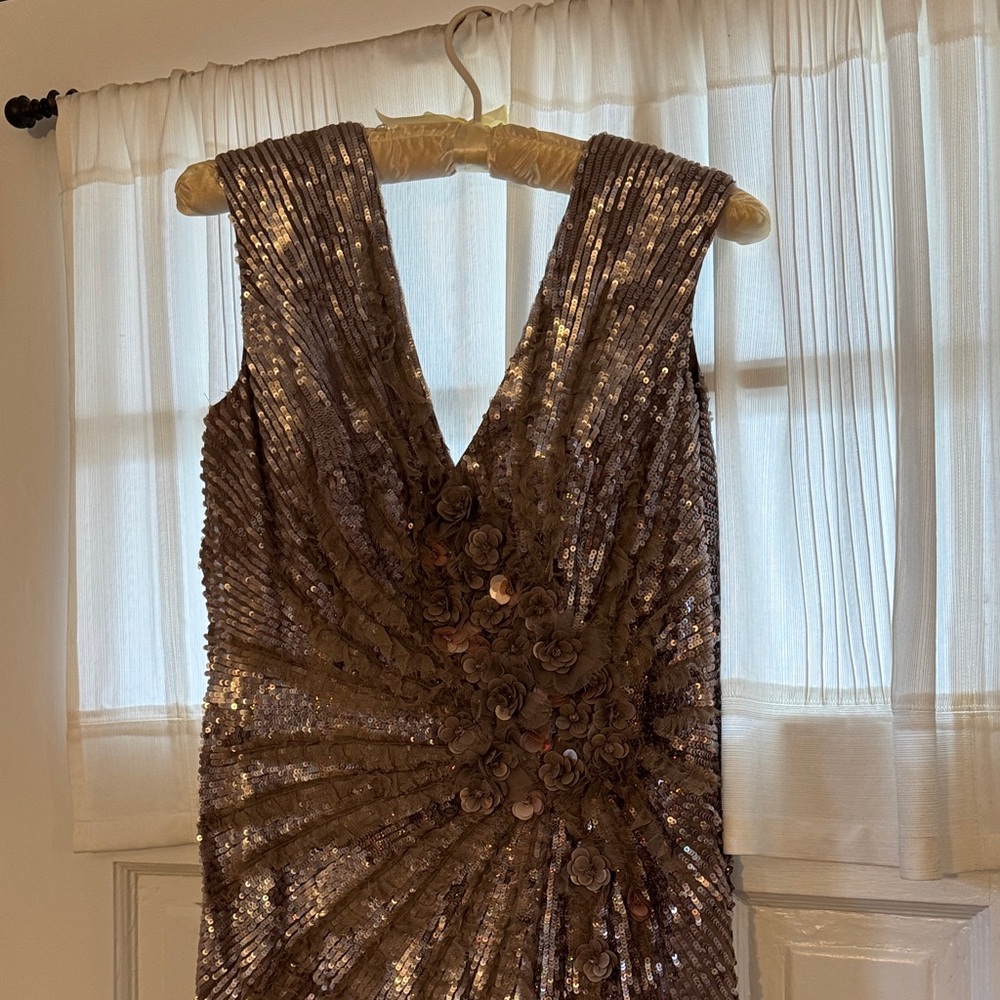 Alberto Makali Shimmering Silk gown